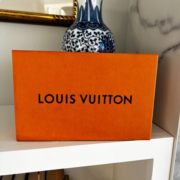 100% AUTHENTIC-2020 Luis Vuitton Damier Azur Mini Pochette Handbag. - Picture 14 of 16